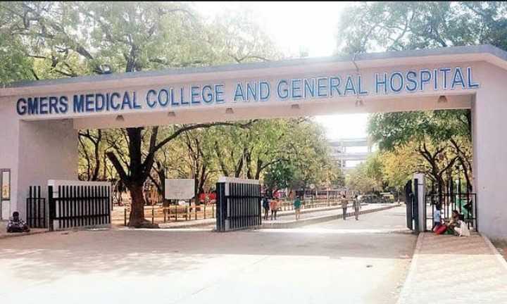 GMERS Medical College માં ૬૭% ફી વધારો જિકી ને, ગુજરાત સરકારની મધ્યમ આવાક વાળા માબાપ ને એક ચમચમતી લપડાક.
