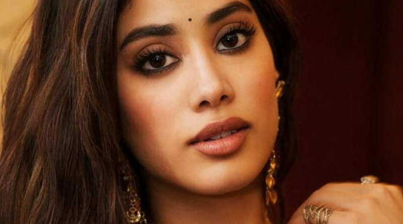 janhvi kapoor 1721574281 જાન્હવી કપૂરે તેના પ્રથમ હાર્ટ બ્રેક વિશે વાત કરી:તે જ વ્યક્તિ સાથે ફરીથી પેચ અપ કર્યું હતું; એક્ટ્રેસ દર મહિને બ્રેકઅપ કરતી હતી