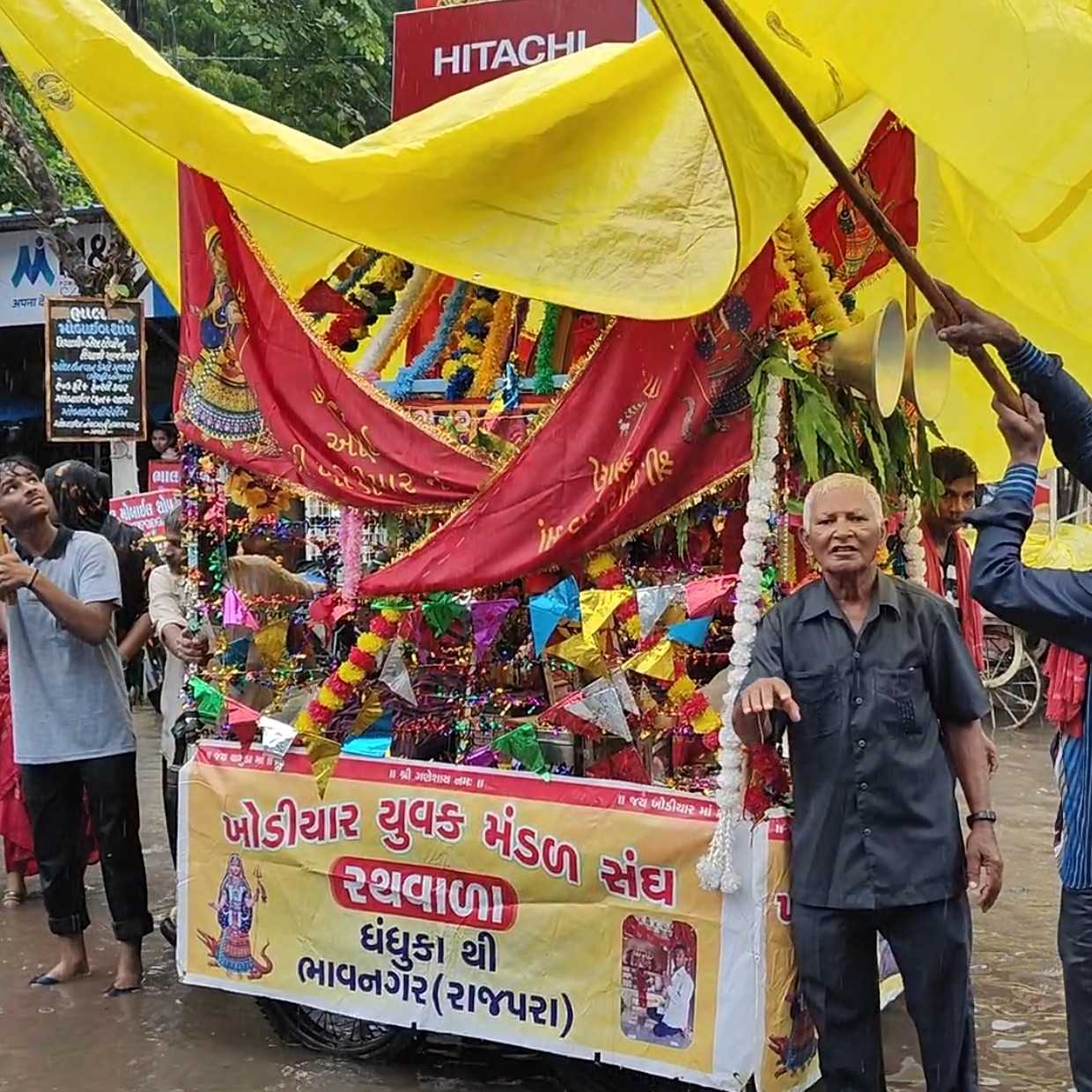 ધંધુકા થી પગપાળા ખોડીયાર યુવક મંડળ દ્વારા રાજપરા ખોડીયાર મંદિર નવરાત્રી ના સંઘનુ આજે 47 મું શૈલેષભાઈ દ્વારા પ્રસ્થાન કરાયુ.