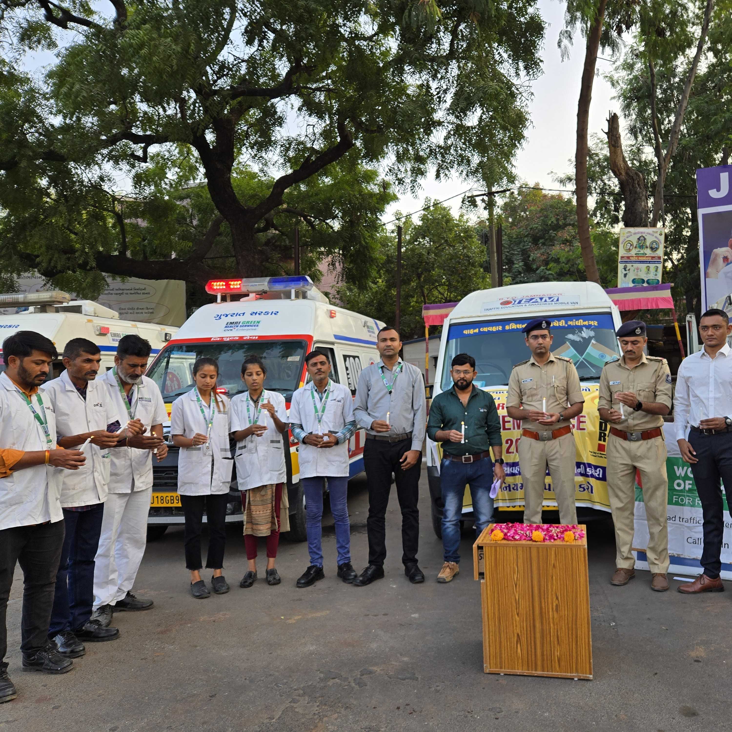 જામનગરમાં ૧૦૮ ની ટીમ- આરટીઓ અને ટ્રાફિક શાખા દ્વારા મૃતકોને શ્રદ્ધાંજલિ આપવા વર્લ્ડ રિમેમ્બર ડે ની ઉજવણી કરાઈ