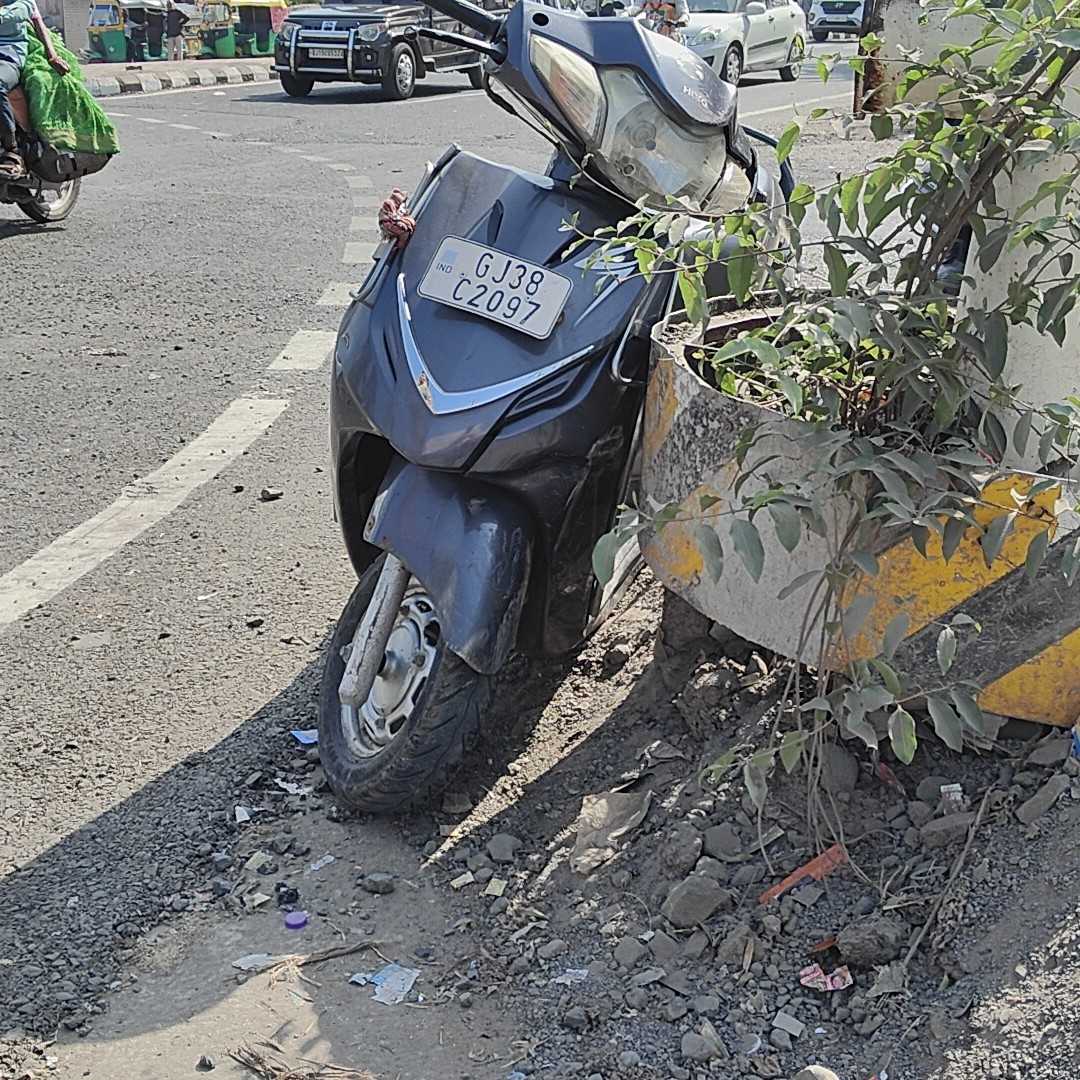 ધંધુકા હાઈવે ચાર રસ્તા પાસે અકસ્માત સર્જાયો