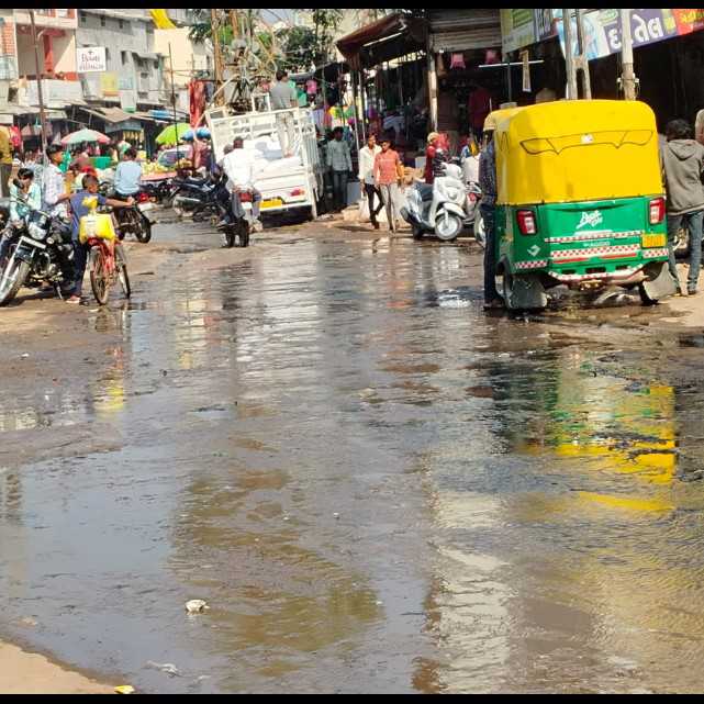 મહિસાગર જિલ્લા ની બાલાસિનોર માં  ઉભરાતી ગટરોની સમસ્યાથી નગરજનો પરેશાન*