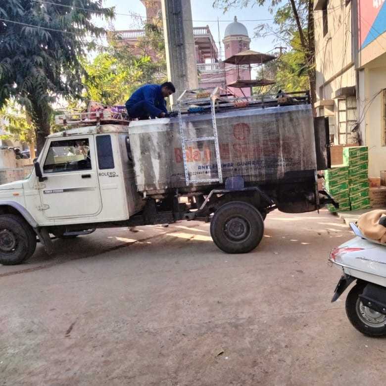 ચુથાના મુવાડા ગામ પાસેથી પીકઅપ ગાડીમાંથી વિદેશી દારૂ ઝડપાયો