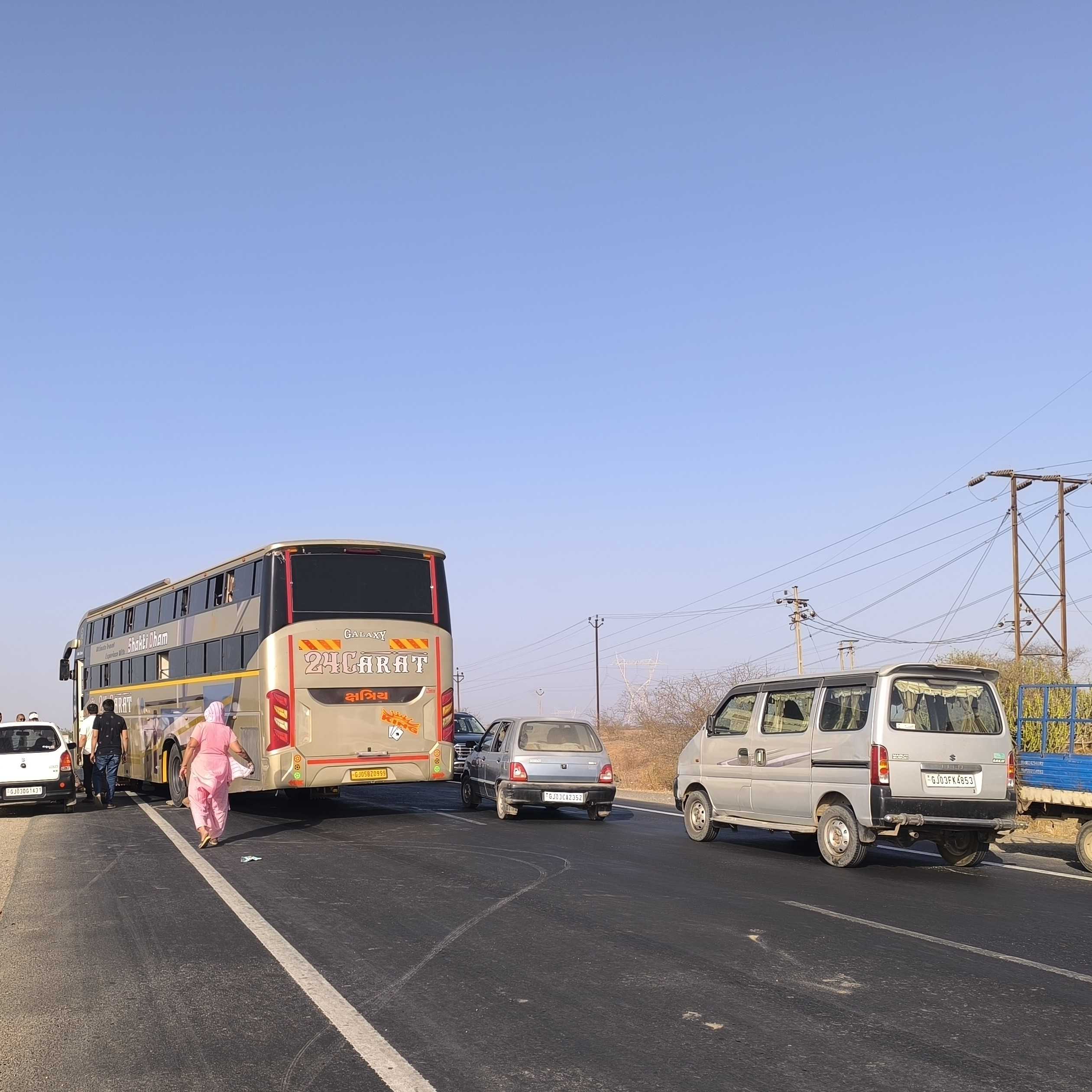 જસદણ વિંછીયા હાઇવે પર ટ્રાફિકના દ્રશ્યો  સર્જાયા