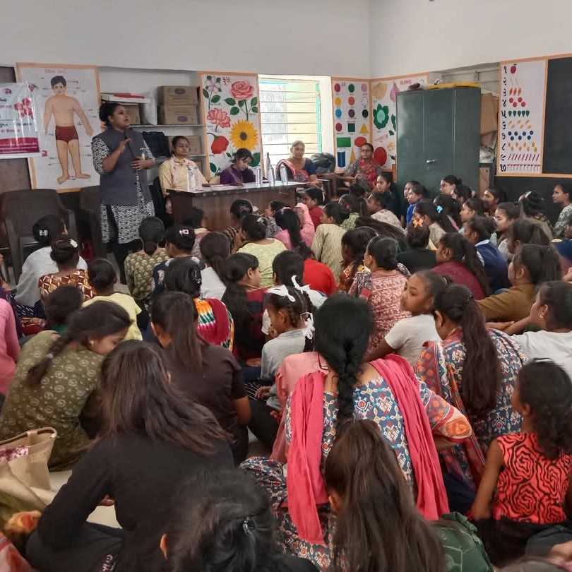 જિલ્લા મહિલા અને બાળ અધિકારી અને દહેજ અટકાયત અને રક્ષણ અધિકારીશ્રીના માર્ગદર્શન હેઠળ DHEWના જેન્ડર સ્પેશ્યાલિસ્ટ દ્વારા ગાંધીનગર તાલુકાના ભાટ સેજાની આંગણવાડી ખાતે મહિલાલક્ષી કાયદાઓ વિશે મિટિંગ યોજાઈ
