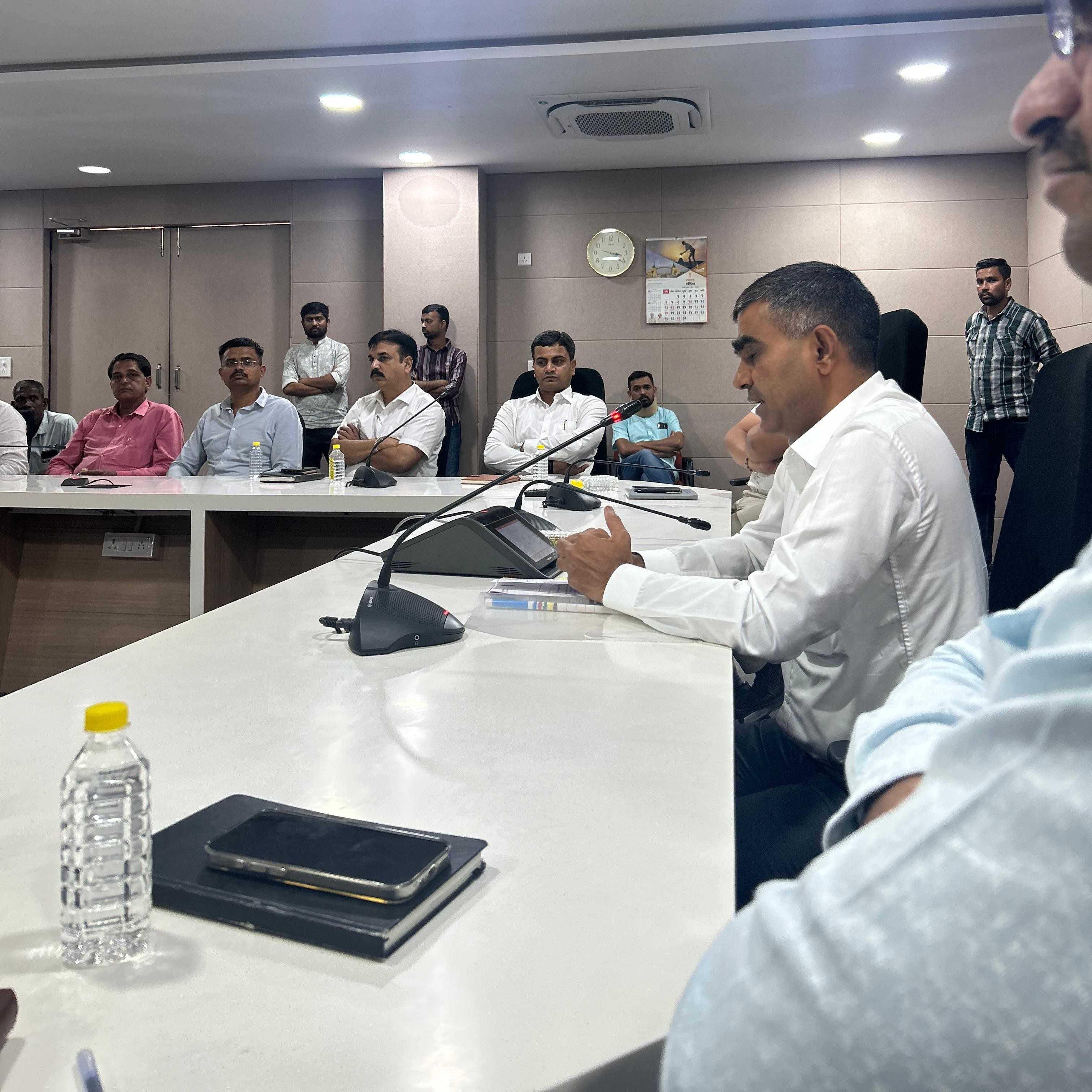 ગાંધીનગરમાં ઉનાળાની ઋતુમાં શહેરના નાગરિકોના આરોગ્યની સુરક્ષા માટે મહાનગરપાલિકાની પહેલ: વેપારીઓને સ્વચ્છતા અને હાઈજીન જાળવવા સૂચના