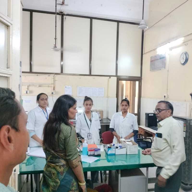 મહીસાગર કલેકટર સુશ્રી અર્પિત સાગરએ ચાર્જ સંભાળતા ની સાથે લુણાવાડા કોટેજ હોસ્પિટલ મુલાકાત લઇ આરોગ્ય લક્ષી સમીક્ષા કરવામાં આવી
