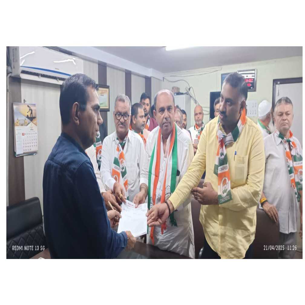 આજે સિહોર શહેર અને તાલુકા કોંગ્રેસ દ્વારા રેલ્વે ફાટકના પ્રશ્ને સિહોર મામલતદારને આવેદન પત્ર પાઠવ્યું